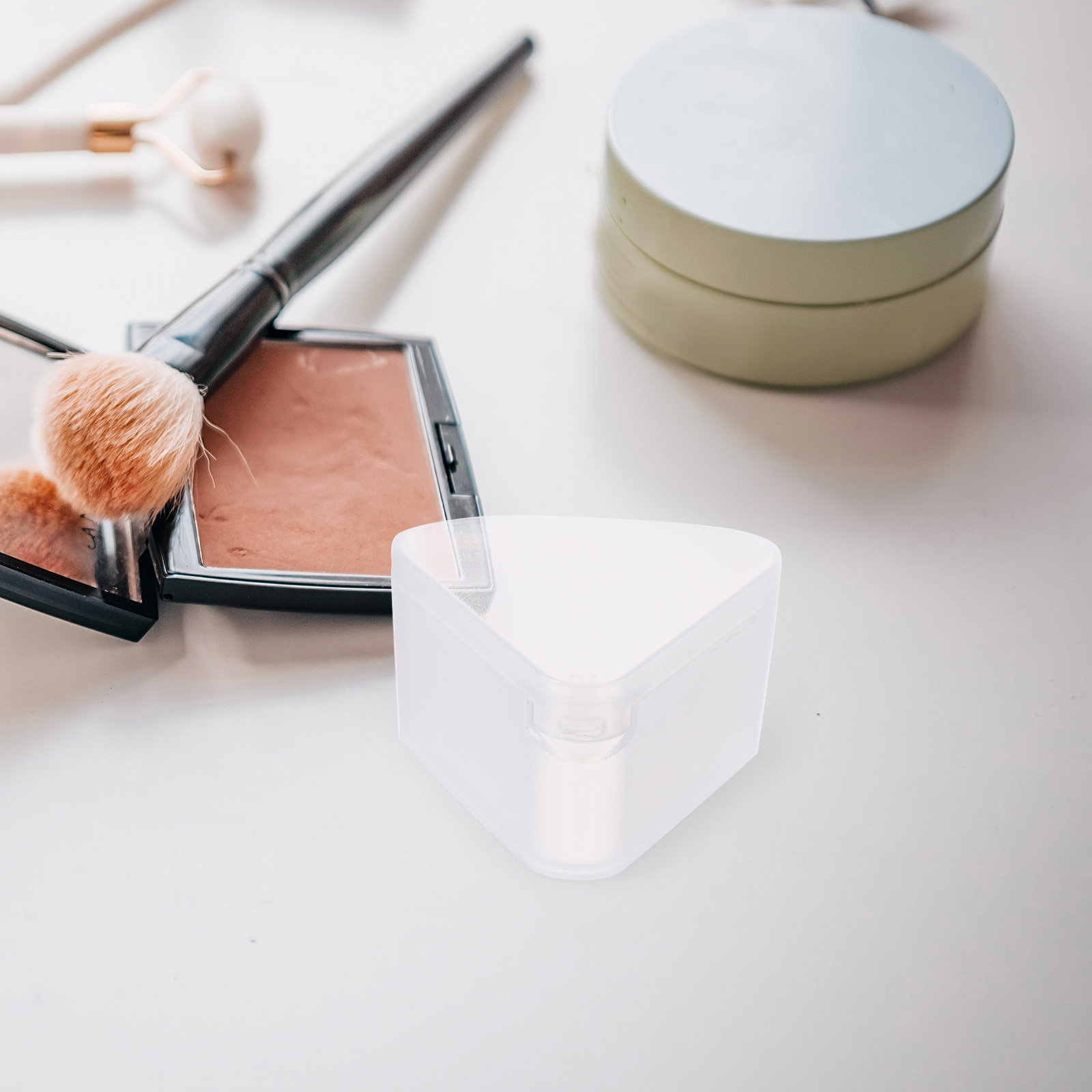 Beauty Makeup Organizer - 6 個の三角形パウダーパフケース省スペースメイクアップスポンジホルダートラベルケース三角形美容卵パウダーパフオーガナイザー用