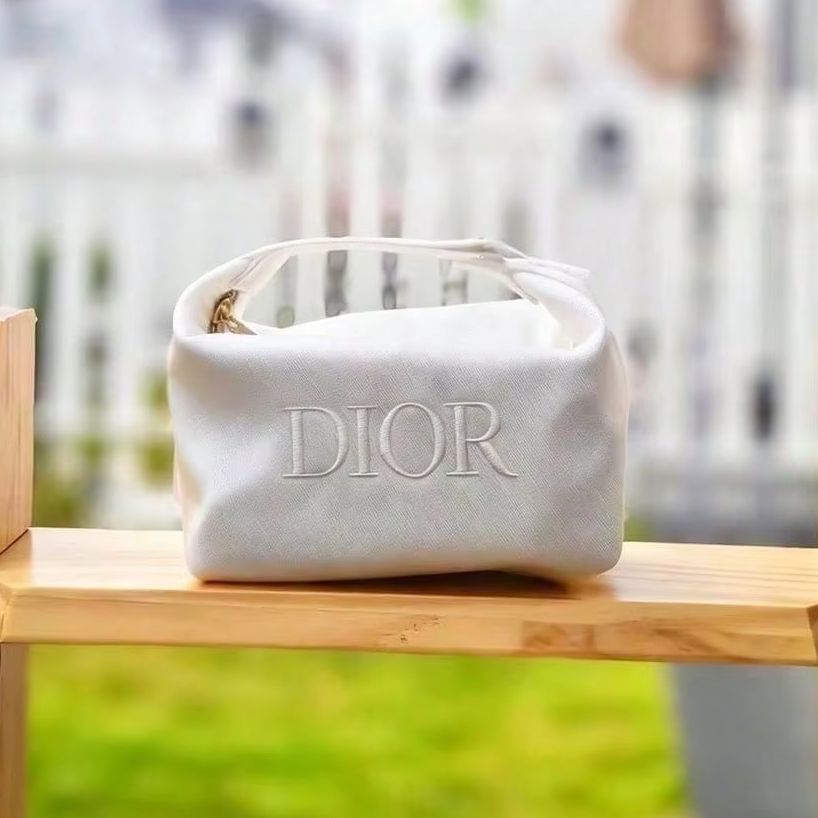 Beauty Makeup Dior - ディオールのバッグ エレガントな白いキャンバス製化粧品収納バッグ 手持ち用刺繍ロゴ入りトラベルポーチ 多目的デイリーキャリーバッグ