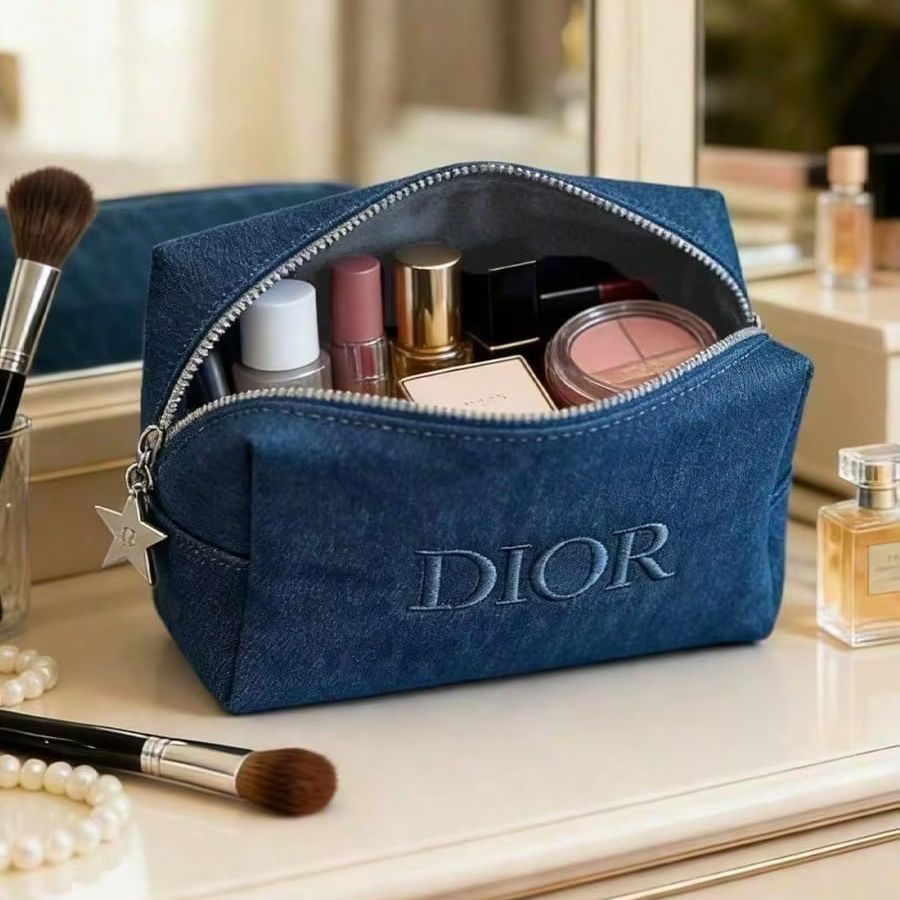 ディオール ダークデニム 刺繍ロゴ コスメティックバッグ 大 - Beauty Makeup Dior のレビューと価格