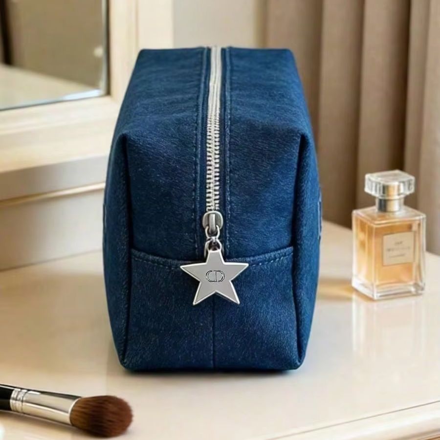 ディオール ダークデニム 刺繍ロゴ コスメティックバッグ 大 - Beauty Makeup Dior のレビューと価格