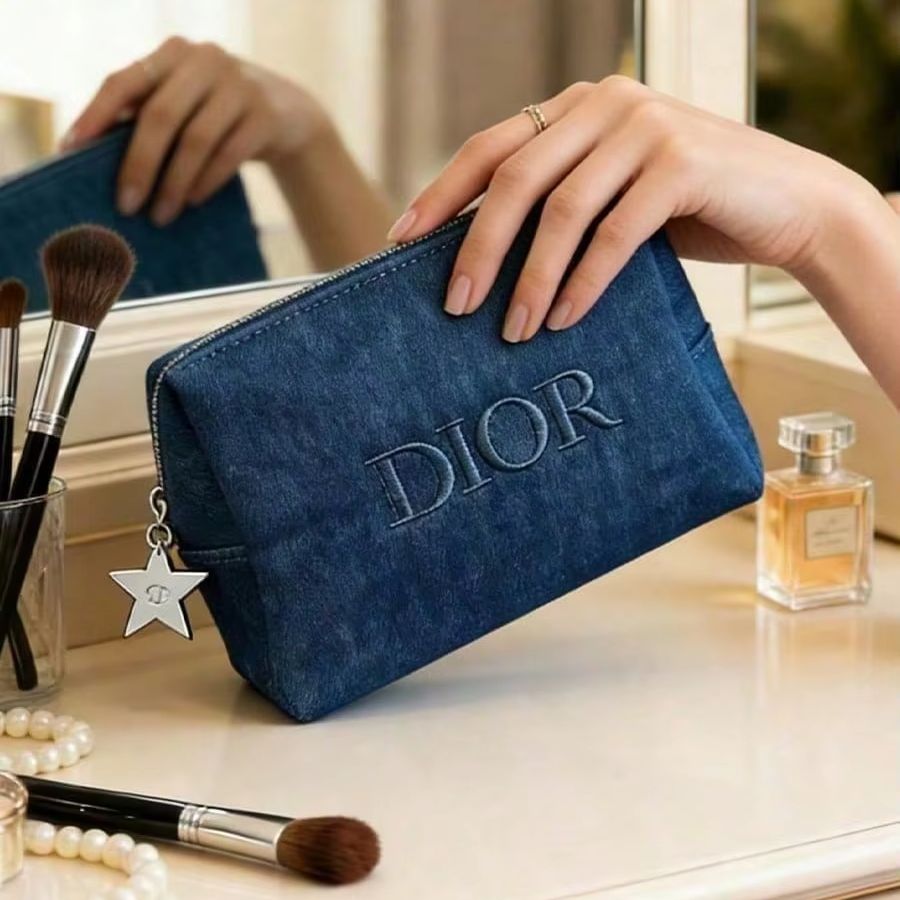 ディオール ダークデニム 刺繍ロゴ コスメティックバッグ 大 - Beauty Makeup Dior のレビューと価格