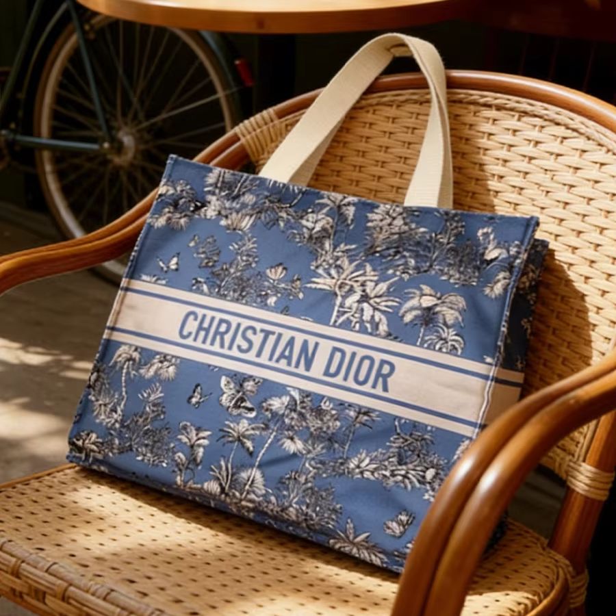 ディオールのバッグ 高級カスタムブルーハンドヘルドトートバッ - Beauty Makeup Dior のレビューと価格
