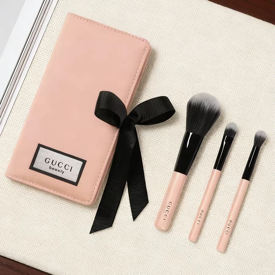 グッチのバッグ、メイクブラシセット、ピンクのチークブラシ、コ - Ysl Beauty Makeup のレビューと価格